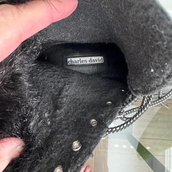 CHARLES DAVID Leather Black Combat Boots Faux Fur Trim Size 8 - Picture 13 of 14